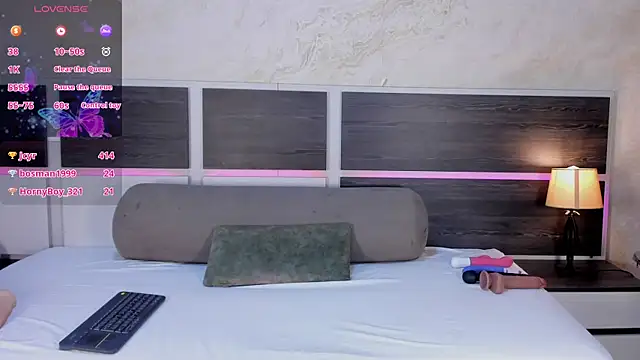 Natalia Cruzz online show from 04-26-26, 10:13