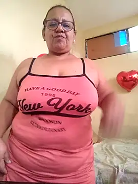 Snapshot of Roxy_77 chatting on 03-01-26, 02:41 Roxy 77 online show from 03-01-26, 02:41