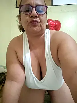 Snapshot of Roxy_77 chatting on 03-04-26, 02:39 Roxy 77 online show from 03-04-26, 02:39