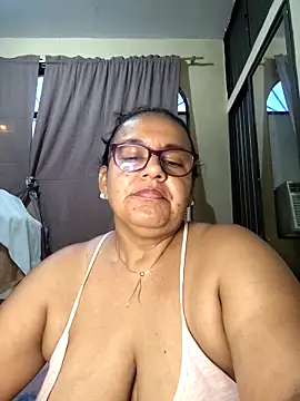 Snapshot of Roxy_77 chatting on 03-08-26, 11:25 Roxy 77 online show from 03-08-26, 11:25