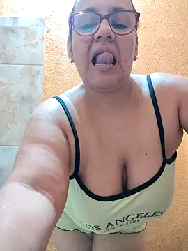 Snapshot of Roxy_77 chatting on 03-16-26, 03:56 Roxy 77 online show from 03-16-26, 03:56