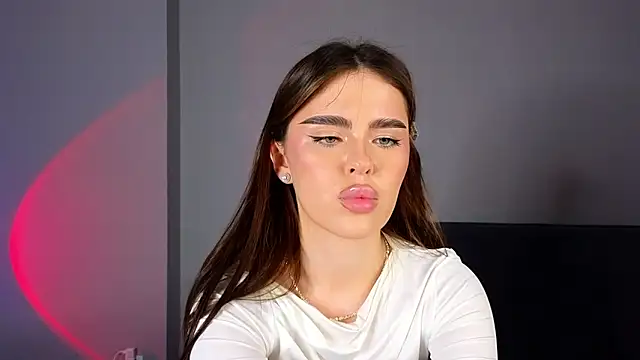 Snapshot of SheilaHigh chatting on 03-08-26, 02:04 SheilaHigh online show from 03-08-26, 02:04