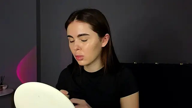 Snapshot of SheilaHigh chatting on 03-24-26, 03:06 SheilaHigh online show from 03-24-26, 03:06