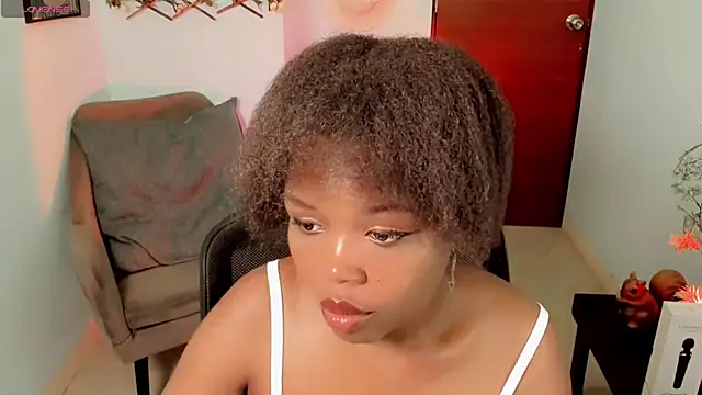 Snapshot of Mila_Kuniss chatting on 03-14-26, 02:22 Mila Kuniss online show from 03-14-26, 02:22