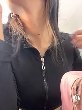 Snapshot of VioletaHills_ chatting on 03-04-26, 12:22 VioletaHills online show from 03-04-26, 12:22