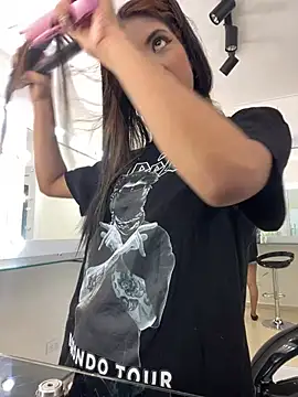 Snapshot of VioletaHills_ chatting on 03-06-26, 12:23 VioletaHills online show from 03-06-26, 12:23