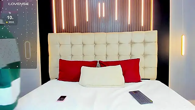 Snapshot of Zoee_cute_ chatting on 03-05-26, 01:18 Zoee cute online show from 03-05-26, 01:18