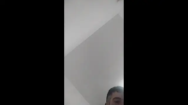 Snapshot of Yeray1000 chatting on 03-31-26, 10:37 Yeray1000 online show from 03-31-26, 10:37