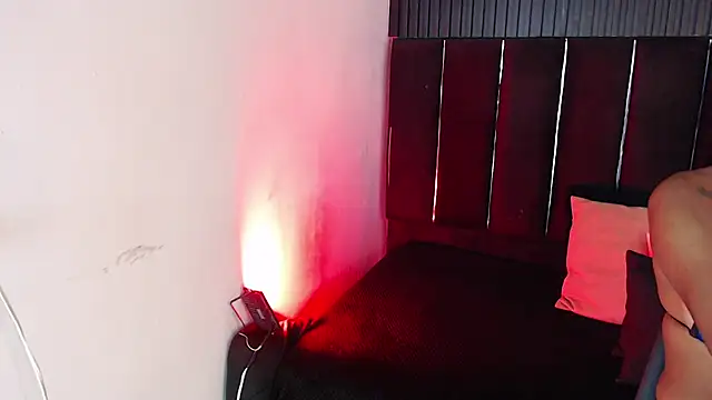 Tiana Glow2 online show from 04-22-26, 09:49