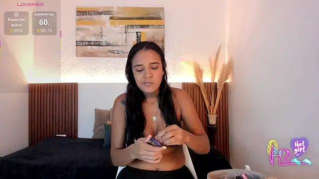 Tiana Glow2 online show from 07-09-26, 10:47