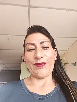 Lucia Rios online show from 06-12-26, 05:01
