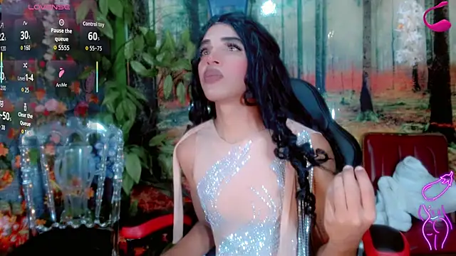 Snapshot of Tait_ chatting on 03-04-26, 03:34 Tait online show from 03-04-26, 03:34