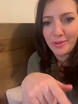 Snapshot of hollyharmd chatting on 02-28-26, 07:42 hollyharmd online show from 02-28-26, 07:42