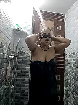 Snapshot of Beauty-3 chatting on 03-13-26, 07:26 Beauty-3 online show from 03-13-26, 07:26