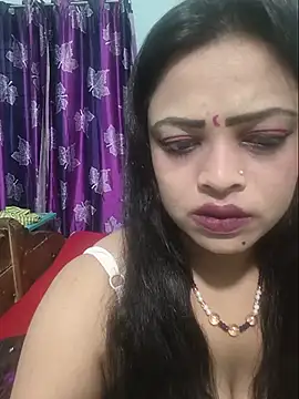 Snapshot of Beauty-3 chatting on 05-21-26, 11:45 Beauty-3 online show from 05-21-26, 11:45