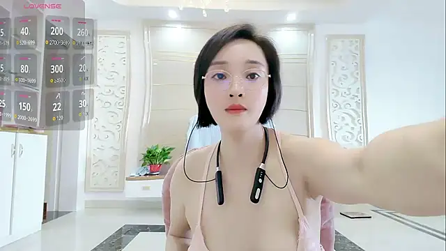 Snapshot of Nana-NN chatting on 05-27-26, 07:49 Nana-NN online show from 05-27-26, 07:49