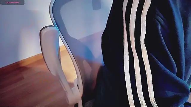 Snapshot of FEIYUS1 chatting on 03-09-26, 02:21 FEIYUS1 online show from 03-09-26, 02:21