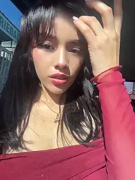 Snapshot of Mia-villalobos chatting on 05-15-26, 01:18 Mia-villalobos online show from 05-15-26, 01:18