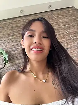Snapshot of Mia-villalobos chatting on 06-06-26, 02:22 Mia-villalobos online show from 06-06-26, 02:22