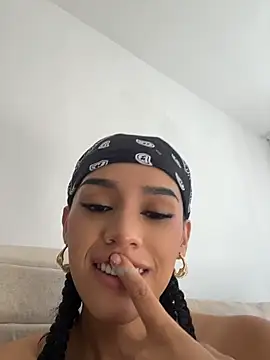 Mia-villalobos online show from 07-15-26, 02:22