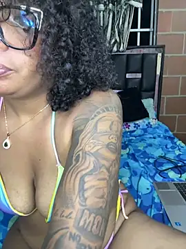 Snapshot of Piel_Canella chatting on 04-05-26, 01:36 Piel Canella online show from 04-05-26, 01:36