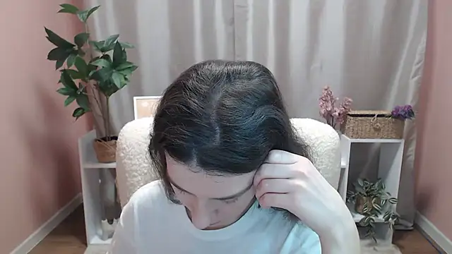 Snapshot of MistyBree chatting on 03-09-26, 09:13 MistyBree online show from 03-09-26, 09:13