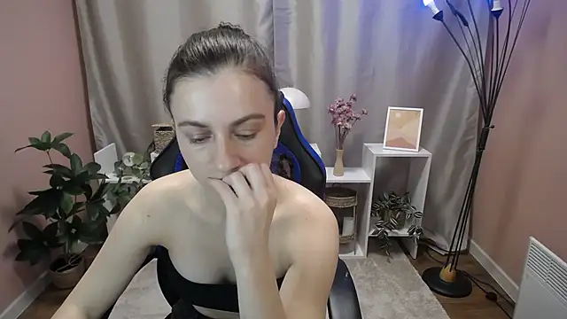MistyBree online show from 06-25-26, 08:08
