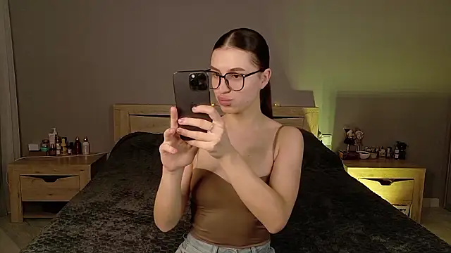  HotBella  online show from 03-15-26, 03:29