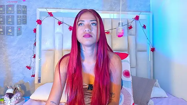 Snapshot of Bella-Sanders chatting on 06-29-26, 11:21 Bella-Sanders online show from 06-29-26, 11:21