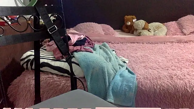 mommy-Milf online show from 04-15-26, 01:56