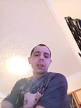 Snapshot of Hugo1993 chatting on 03-01-26, 01:35 Hugo1993 online show from 03-01-26, 01:35