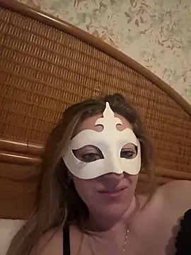 Snapshot of AdamoedEva chatting on 04-05-26, 09:12 AdamoedEva online show from 04-05-26, 09:12