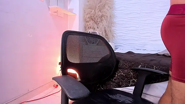 Snapshot of MaxiStanford chatting on 03-08-26, 02:04 MaxiStanford online show from 03-08-26, 02:04