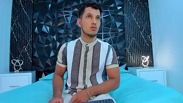 Snapshot of MaxiStanford chatting on 03-16-26, 09:19 MaxiStanford online show from 03-16-26, 09:19