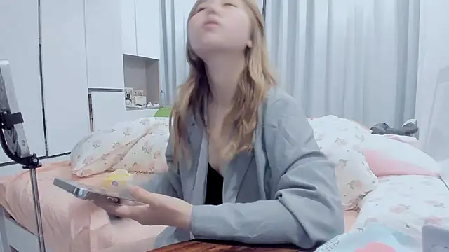 yuanlian66 online show from 04-23-26, 01:02