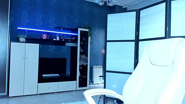 Snapshot of Lucky_Milf chatting on 08-04-26, 01:25 Lucky Milf online show from 08-04-26, 01:25