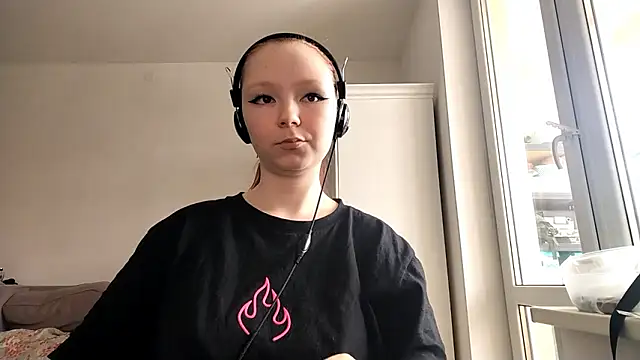 Snapshot of velyraxis chatting on 03-03-26, 12:00 velyraxis online show from 03-03-26, 12:00