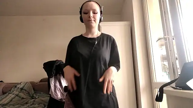 Snapshot of velyraxis chatting on 03-12-26, 01:06 velyraxis online show from 03-12-26, 01:06