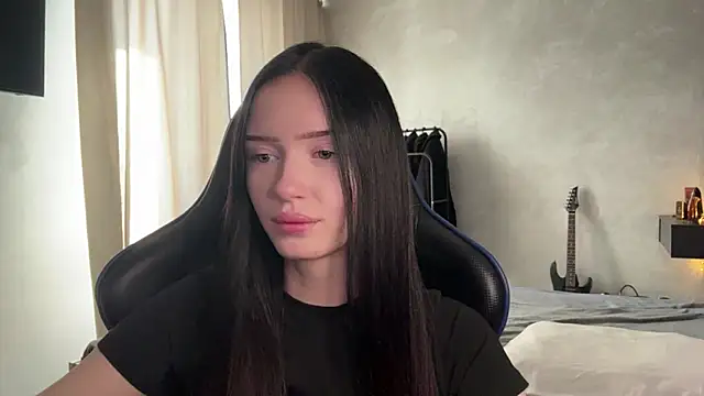 Snapshot of MoranaNoir chatting on 03-16-26, 04:18 MoranaNoir online show from 03-16-26, 04:18