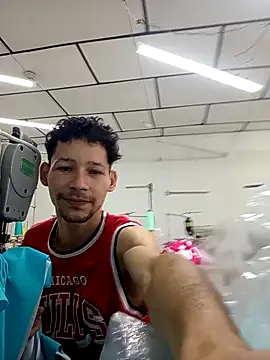 Snapshot of Goriluzdelam chatting on 04-02-26, 01:31 Goriluzdelam online show from 04-02-26, 01:31