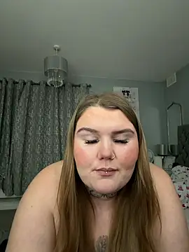 Snapshot of BeeMay22 chatting on 03-03-26, 10:48 BeeMay22 online show from 03-03-26, 10:48