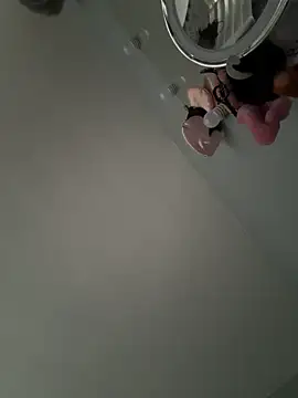 Snapshot of BeeMay22 chatting on 03-04-26, 11:38 BeeMay22 online show from 03-04-26, 11:38