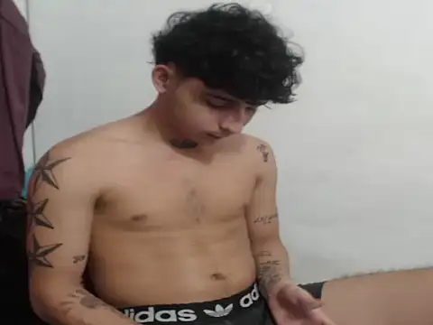 Snapshot of Alejo_bigdick21 chatting on 03-08-26, 12:30 Alejo bigdick21 online show from 03-08-26, 12:30