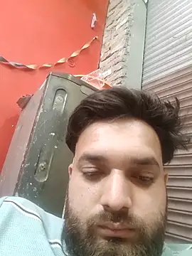 Snapshot of areee214 chatting on 03-05-26, 09:00 areee214 online show from 03-05-26, 09:00