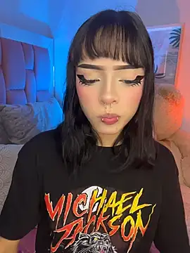 Taylor  0 online show from 06-17-26, 01:01