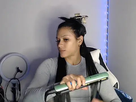 KathLovee online show from 05-11-26, 01:06
