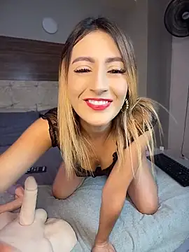 Emma Reyes online show from 06-18-26, 03:49