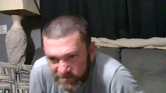 Snapshot of Beaededpainter chatting on 06-12-26, 01:59 Beaededpainter online show from 06-12-26, 01:59
