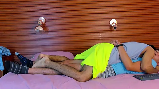 Snapshot of peakk_twiinns chatting on 03-12-26, 11:49 peakk twiinns online show from 03-12-26, 11:49