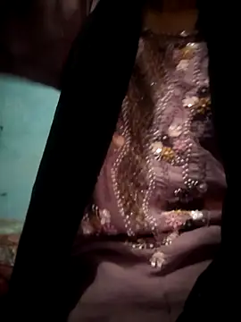 Snapshot of Jessica-ME chatting on 03-10-26, 04:50 Jessica-ME online show from 03-10-26, 04:50